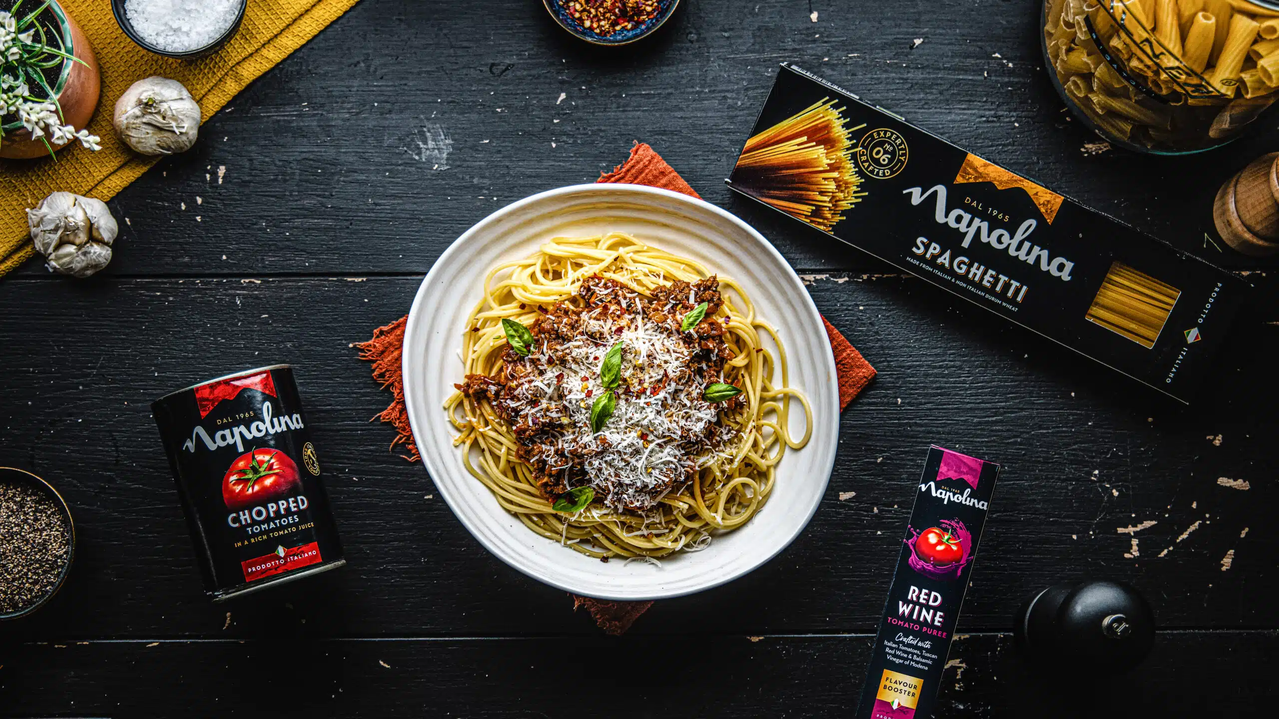 Nonna's Tips for Using Chopped Tomatoes 3 Eatly x Napolina SimpleSpghettiBolognese 16x9 v02 scaled